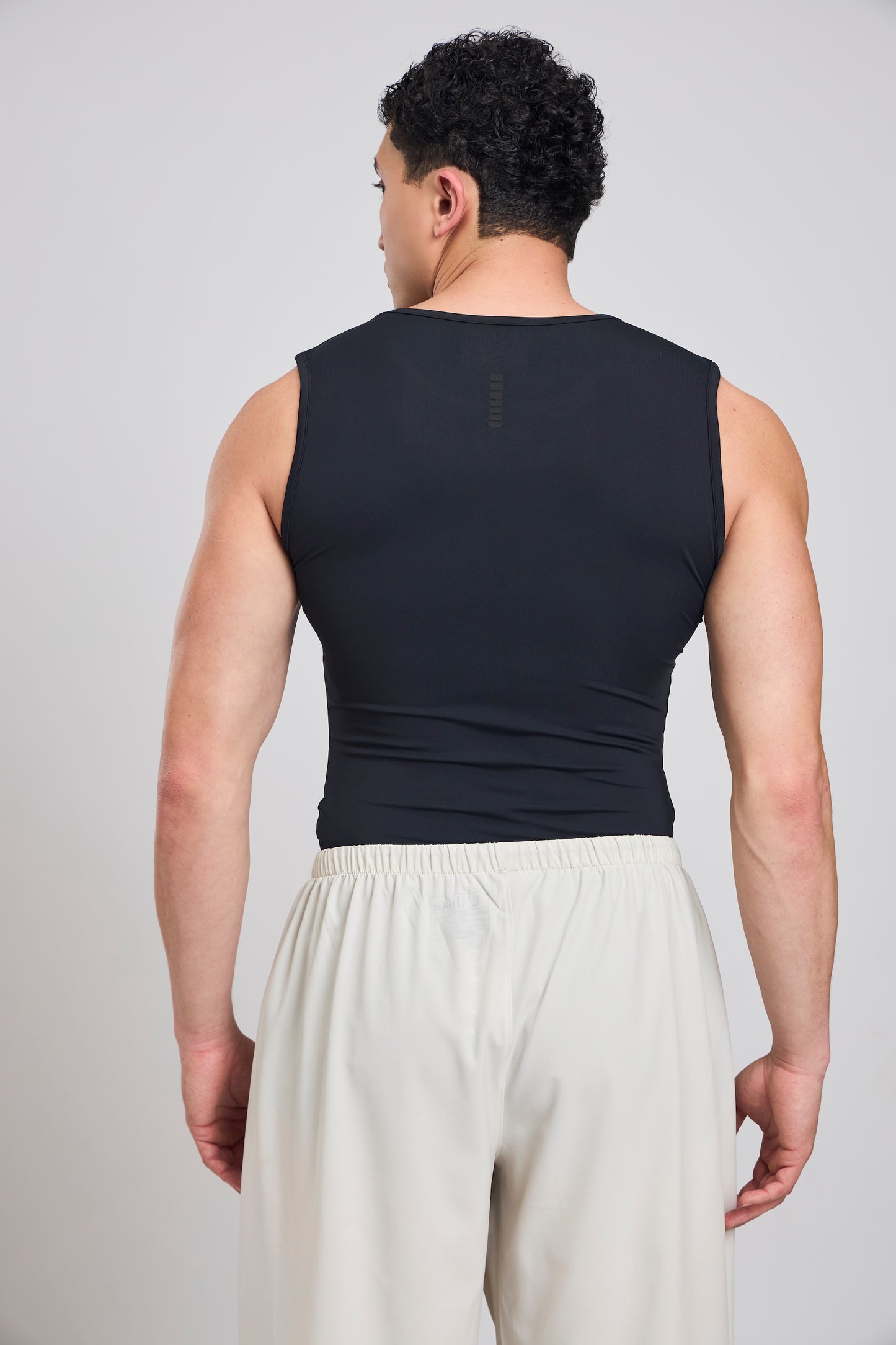 Bout Sleeveless Compression Vest - Black